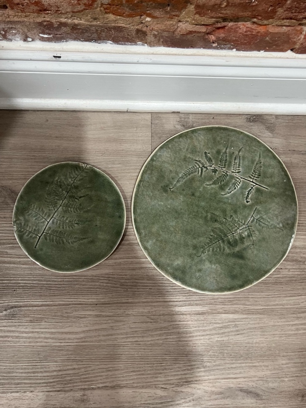Green Ceramic Fern Accent Plate/Trivet
